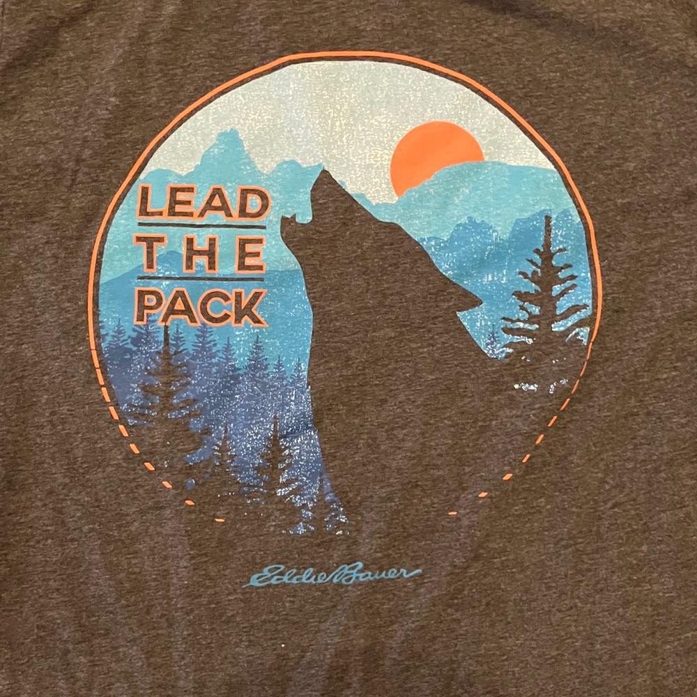 Eddie Bauer grey lead the pack wolf graphic tee shirt size m 10/12 boys - Picture 2 of 5